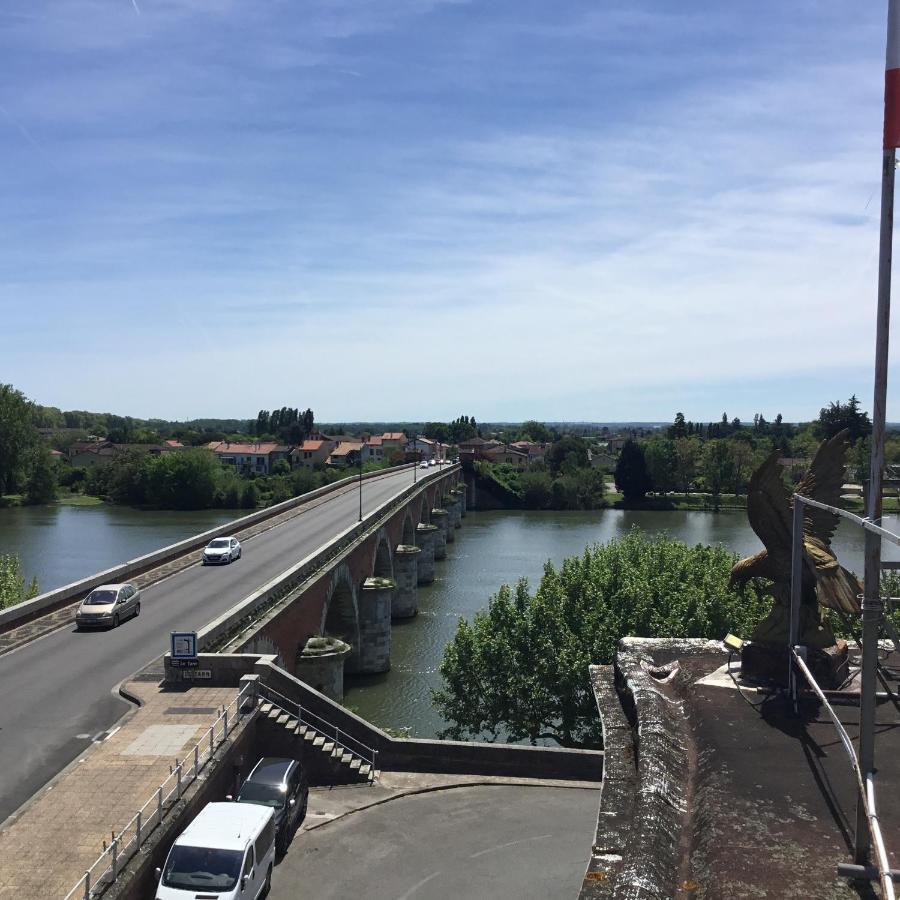فندق Le Pont Napoleon مْواساك المظهر الخارجي الصورة